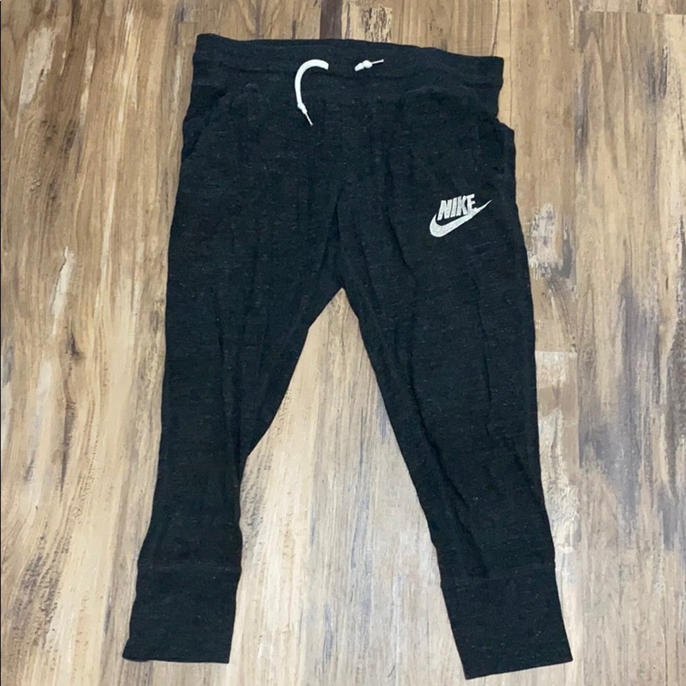 Nike capri joggers
